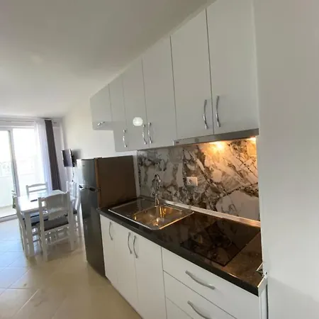 Apartament Me Qera